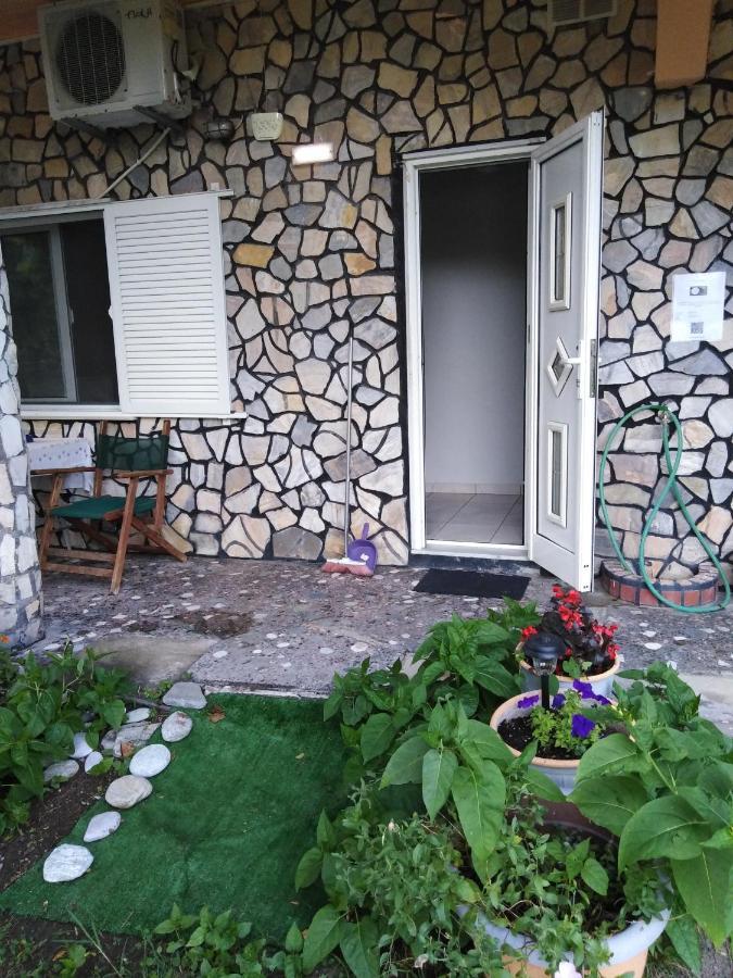 Miltos Rooms Leptokaryá Buitenkant foto